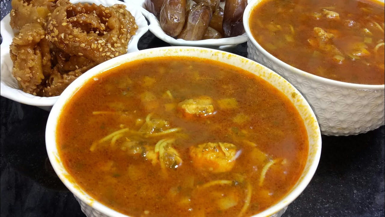 خطوات ومكونات إعداد شوربة الدجاج الحارة المكسيكية الرائعة في المنزل بكل سهولة