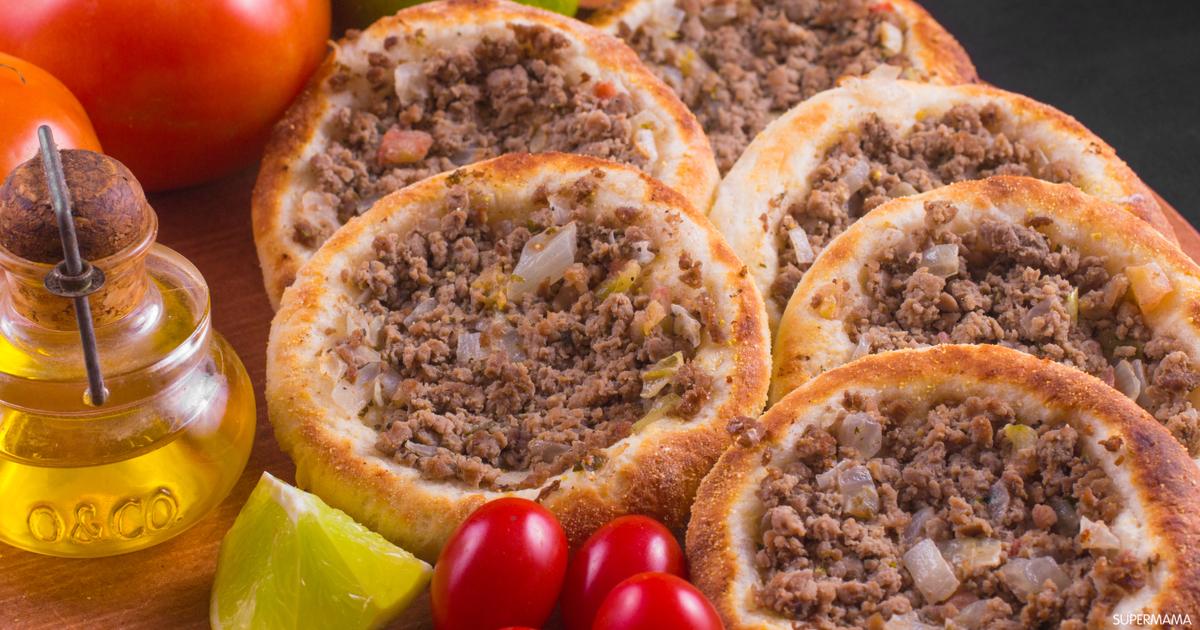 بأسهل الخطوات.. طريقة عمل المناقيش باللحمة المفرومة زي برا وأحلى