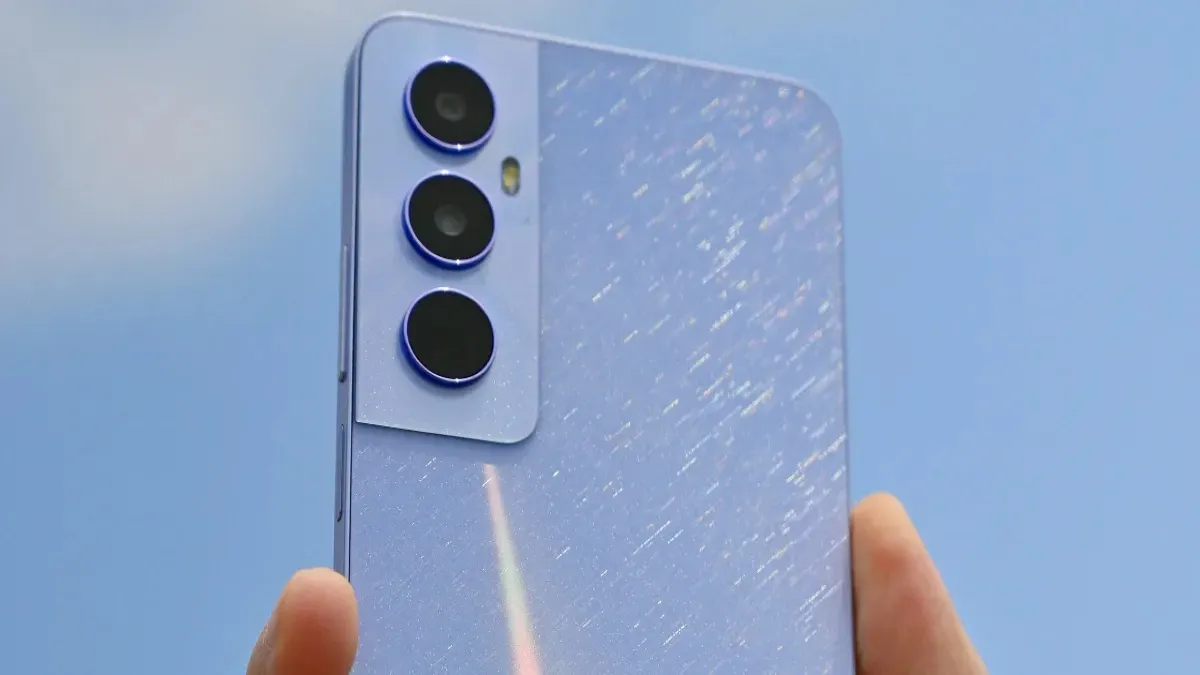 ريلمي تبدع في أرخص هواتفها.. سعر ومواصفات Realme C65 الاقتصادي الذي يجمع بين الأناقة والأداء والكاميرا العملاقة