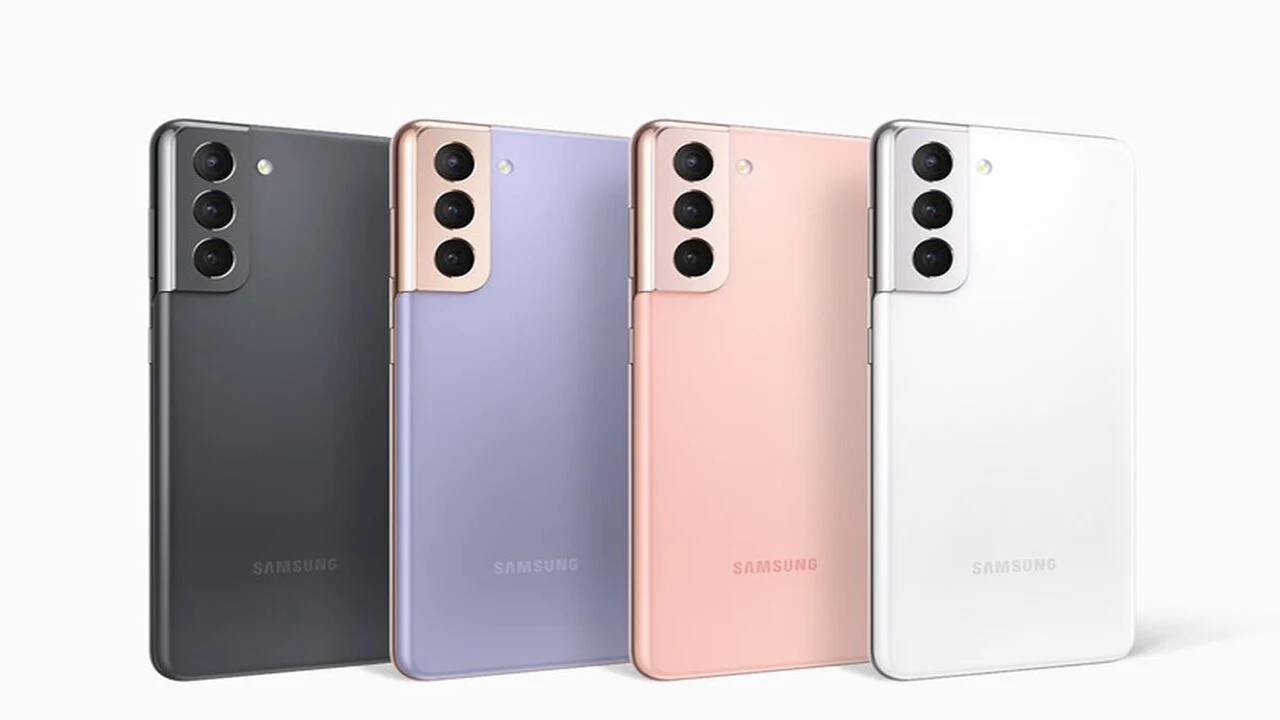 تحفة فنية من سامسونج بتصميم شبابي وبسعر مغري.. مواصفات Samsung Galaxy S21 5G الأكثر مبيعاً في فئته بفضل معالجه القوي والكاميرا الاحترافية