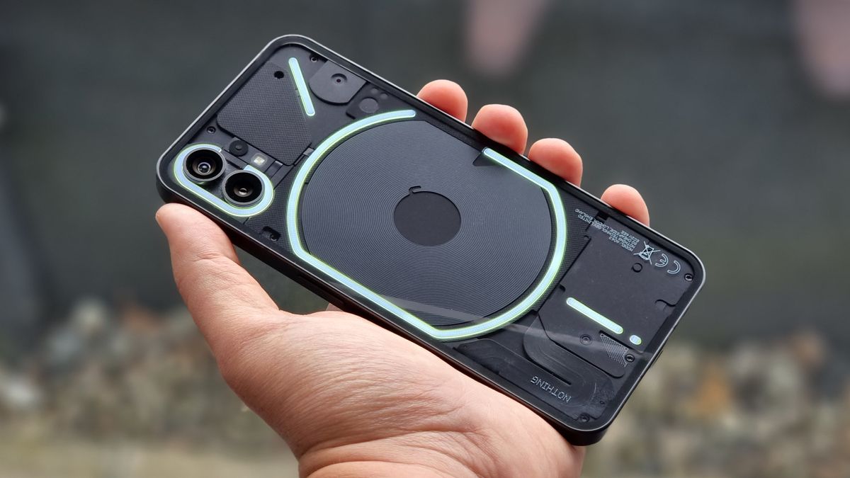 هاتف مزود بتصميم ساحر وأداء مذهل.. سعر ومواصفات Nothing Phone 1 بظهر قابل للتعديل وامكانيات جبارة ملهاش مثيل