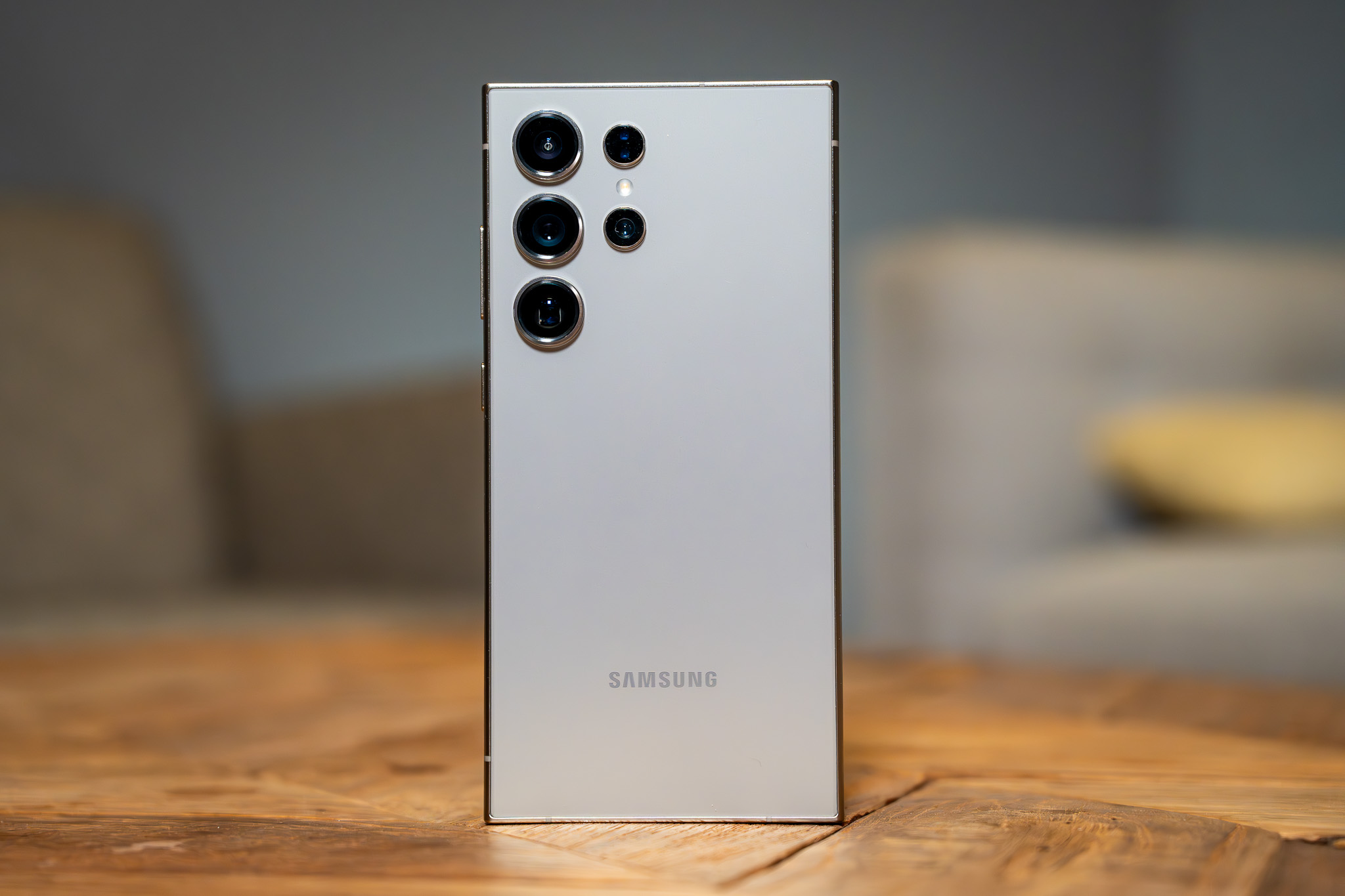 مكتسح الأسواق بكاميرا ولا في الأحلام سعر و مواصفات Samsung Galaxy S24 Ultra بأداء خرافي بلا منافس
