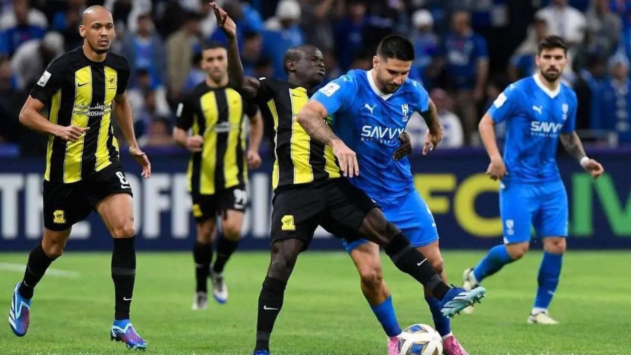 الدويش يثير الجدل قبل الكلاسيكو.. كشف ثغرة تمنح الهلال تفوق كاسح ضد الاتحاد