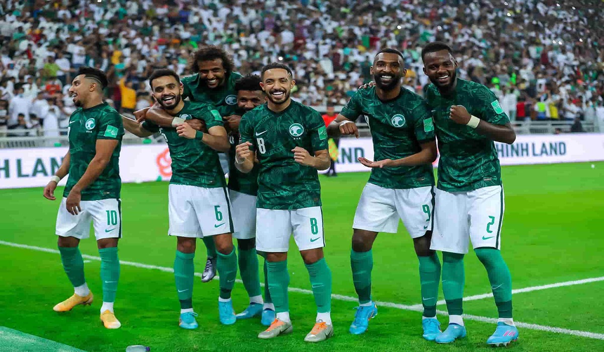 مانشيتي يفاضل بين 4 لاعبين لتعويض غياب متعب الحربي عن مواجهة السعودية والصين