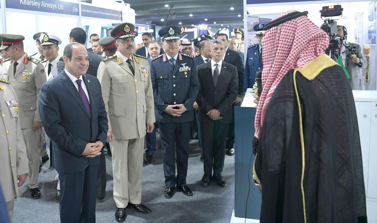 بمشاركة 100 دولة.. السيسي يفتتح معرض مصر الدولي للطيران والفضاء بالعلمين