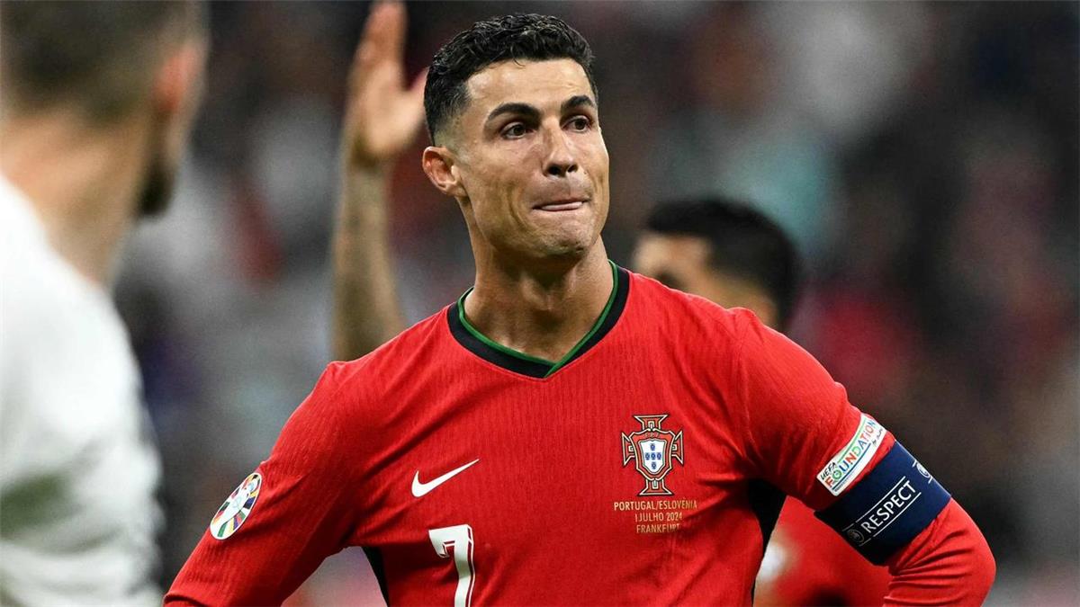 رونالدو: ريال مدريد أفضل نادٍ في التاريخ وأحب مانشستر يونايتد وهذا اللاعب مرشح للفوز بالكرة الذهبية