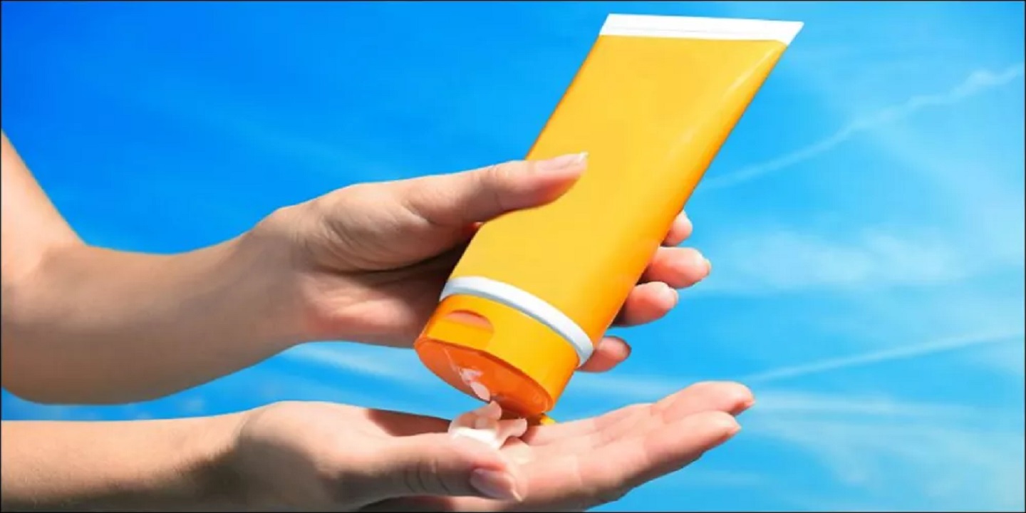 ليس فقط في الصيف .. أشياء يجب معرفتها عن واقي الشمس ولماذا نستخدمه وكيفية اختيار الأفضل