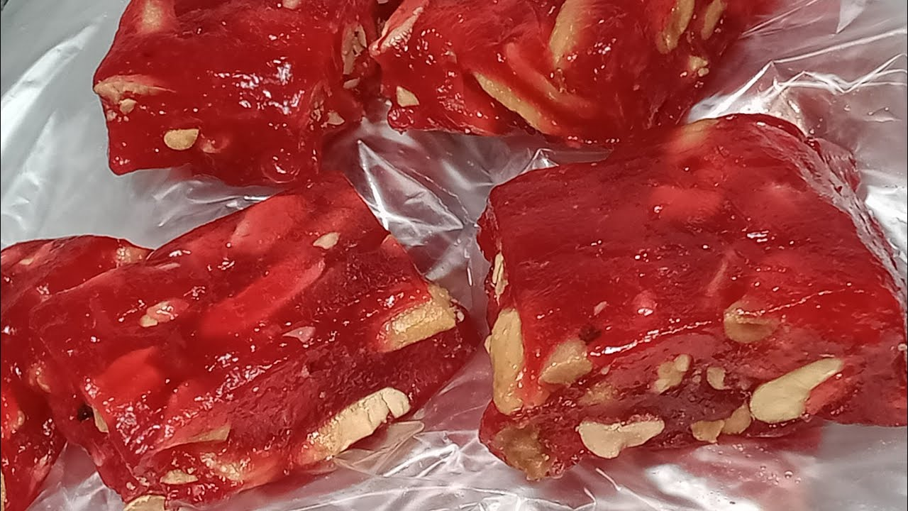 حضري حلاوة المولد لأطفالك في البيت.. طريقة عمل الملبن المحشو فول سوداني 