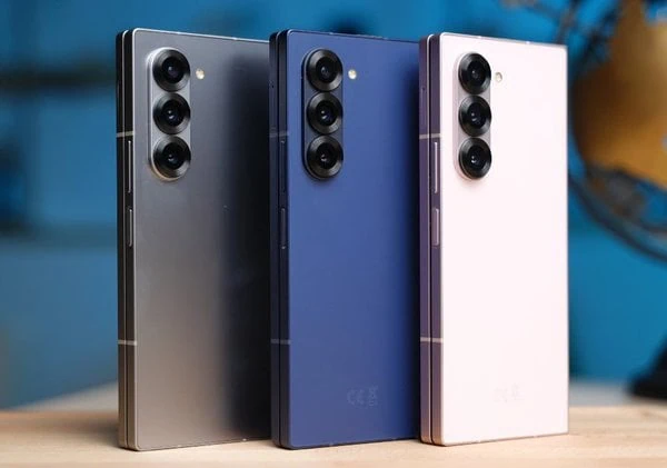 سعر ومواصفات هاتف Samsung Galaxy Z Fold 6: الهاتف القابل للطي الذي سيغير مفهوم الهواتف الذكية تمامًا لعام 2024!