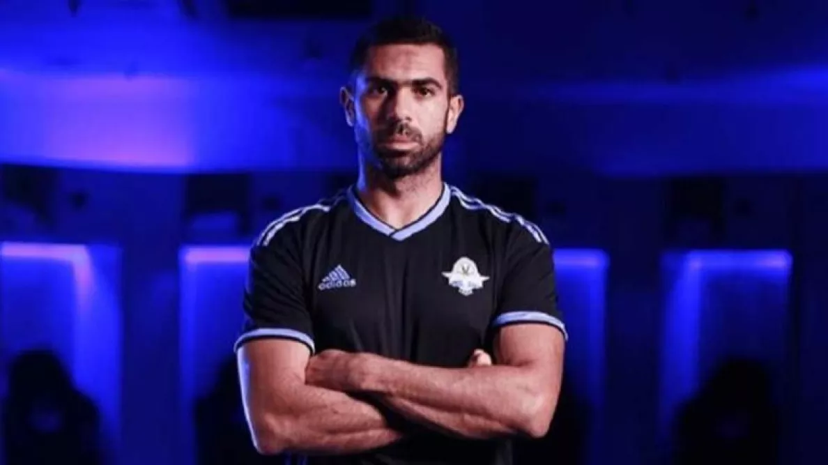 “رسميا الآن”.. بعد مسيرة مليئة بالانتصارات أحمد فتحي يعلن إعتزالة لكرة القدم نهائيا على الهواء مباشرة