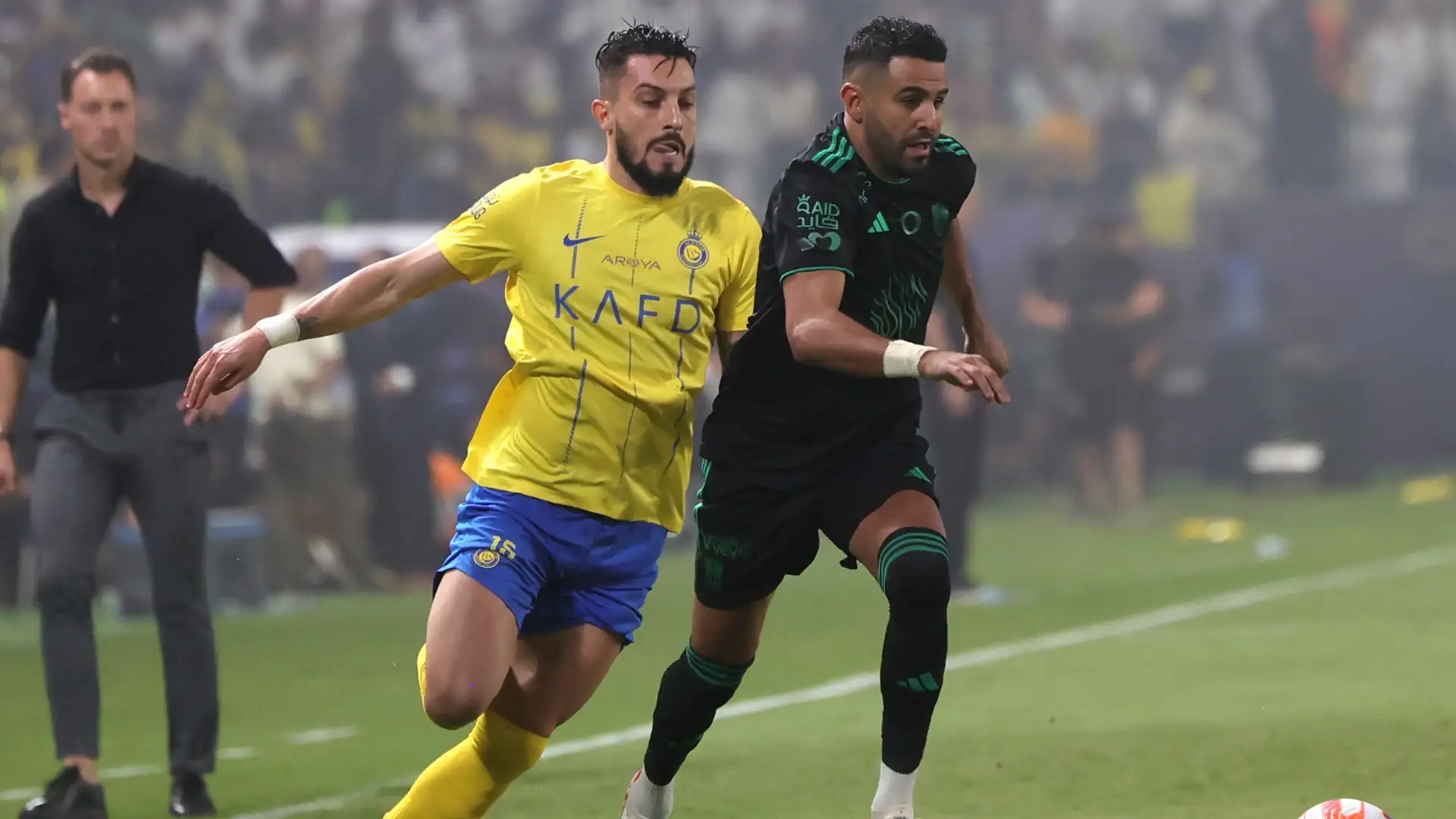 إجراء هام وعاجل من نادي الأهلي السعودي قبل مواجهة الكلاسيكو أمام النصر.. وموقف محرز من المشاركة