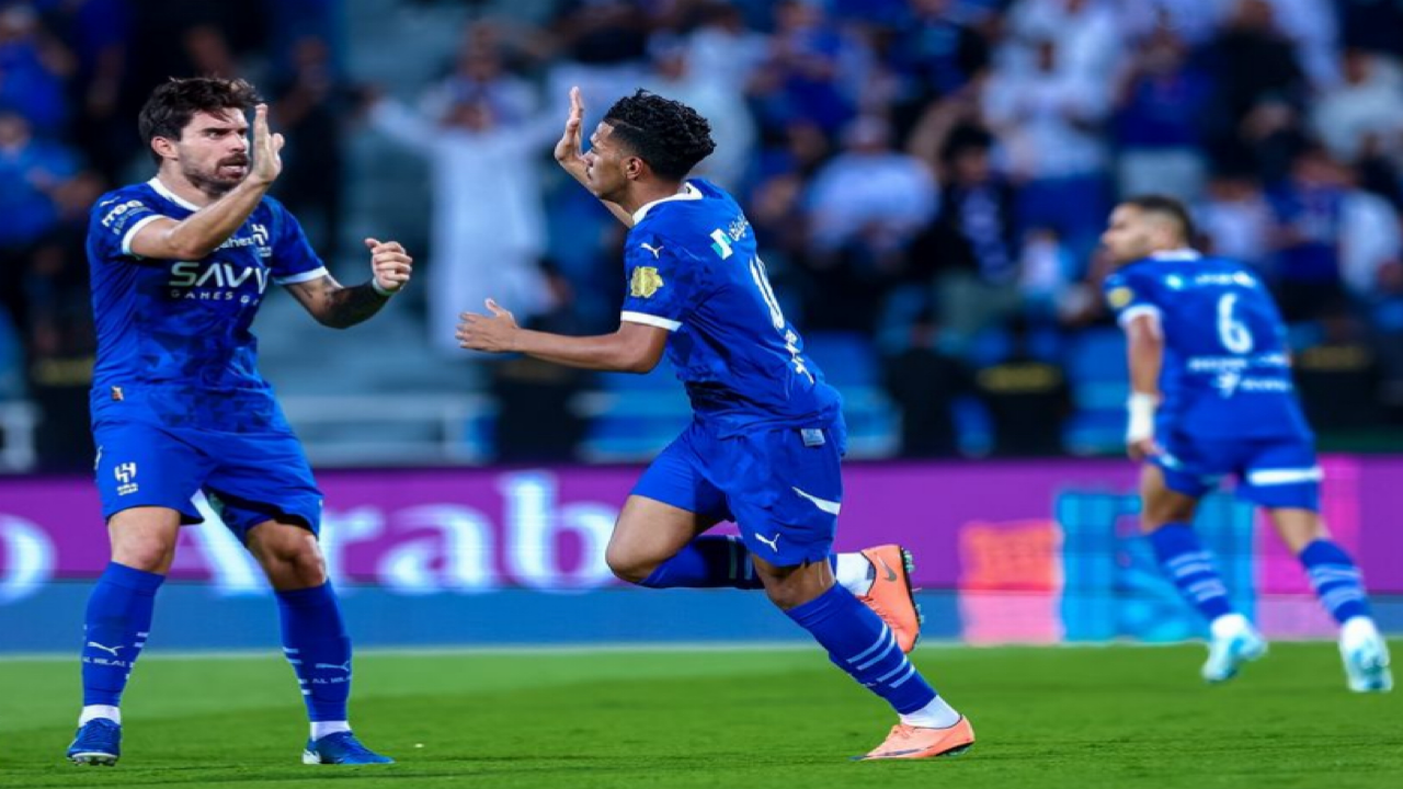 القنوات الناقلة لمباراة الهلال والرياض في دوري روشن السعودي 2024-2025 وملامح التشكيل ومعلق المباراة