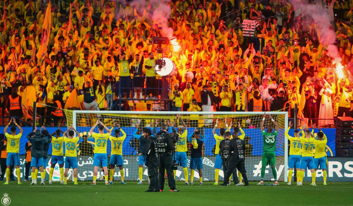 تغريدة العالمي تثير ذعر الجماهير .. هل يغيب محترف النصر عن مباراة الأهلي في الدوري السعودي؟