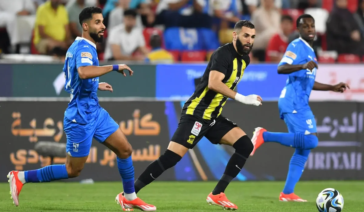 القنوات الناقلة لمباراة الهلال والاتحاد اليوم في دوري روشن السعودي 2025 وطرق المشاهدة المختلفة