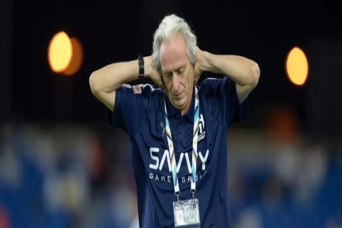 الجماهير في مواجهة الأمر الواقع.. الهلال وخيسوس أمام صدمة كبيرة قبيل قمة الاتحاد