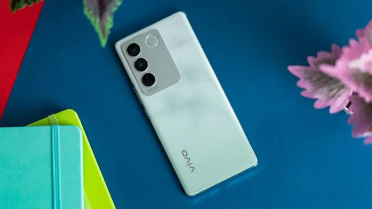بمواصفات رائعة.. تعرف على سعر ومواصفات هاتف Vivo V27 5G