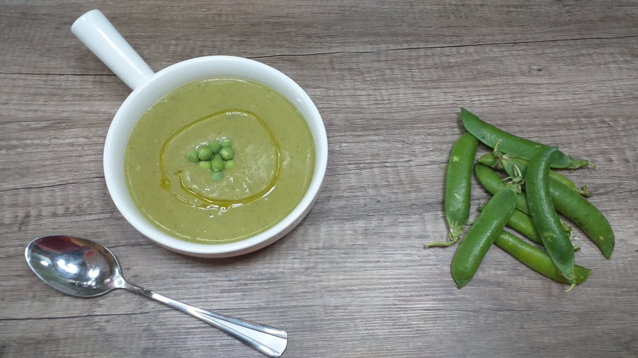 شوربة البازلاء بالكريمة مع خبز الثوم بطعم ولا أروع