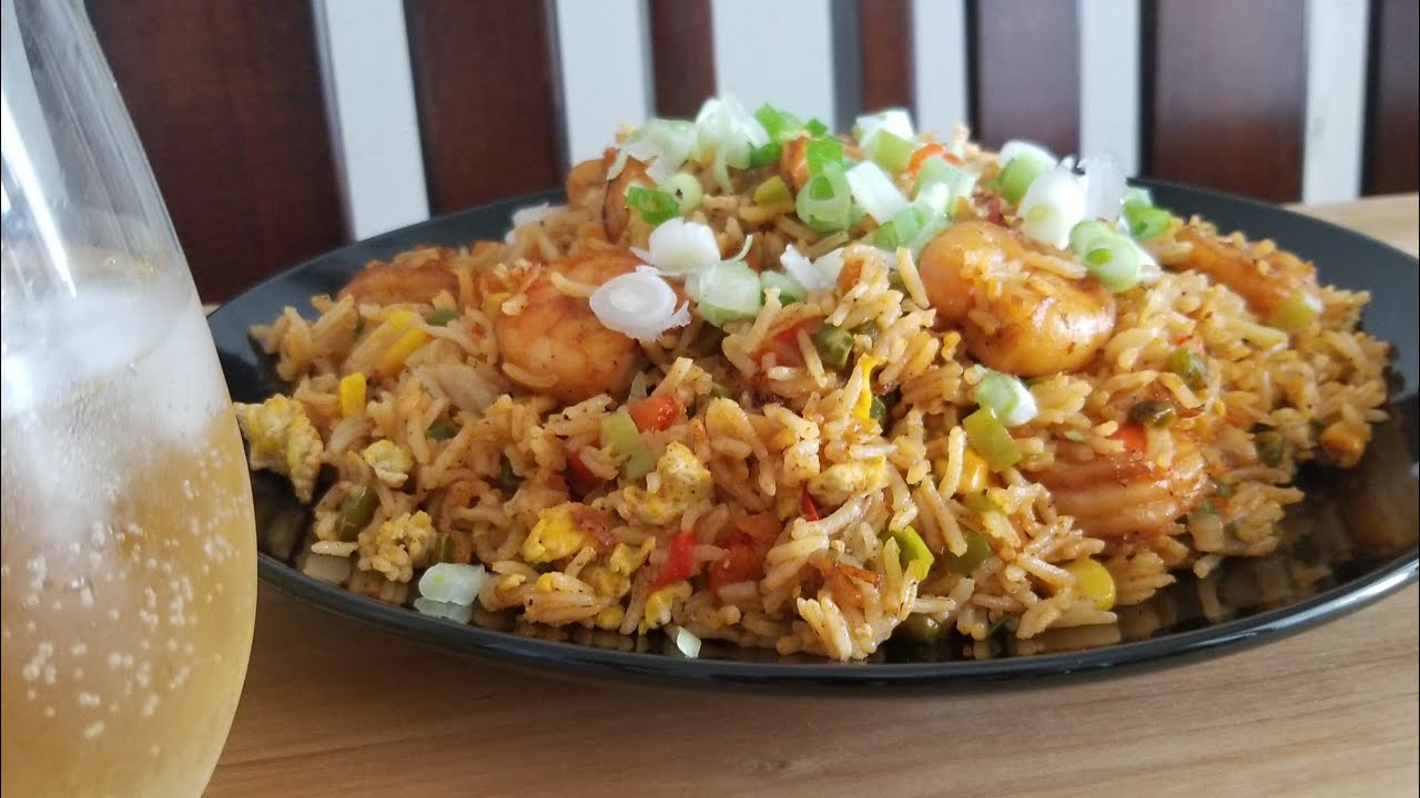 حضري ألذ وأطيب أرز بني بالجمبري.. وصفة لذيذة ومغذية