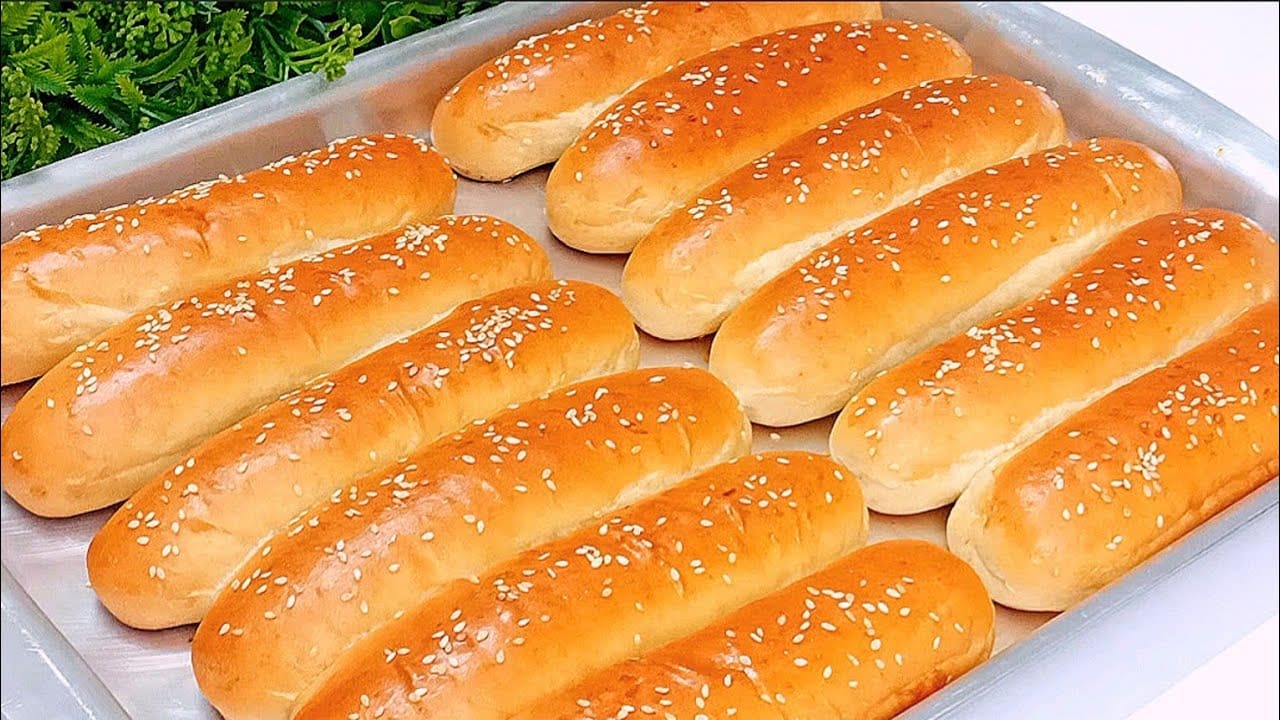 بأسرار المخابز.. طريقة عمل العيش الفينو بعجينة قطنية هشة وطريه وبطعم أحلى من الجاهز