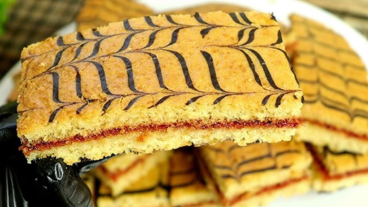 طريقة عمل كيكة النايتى طبق الأصل زي الجاهزة بمكونات سهلة وإقتصادية وخطواتها بسيطة وطعمها يجنن