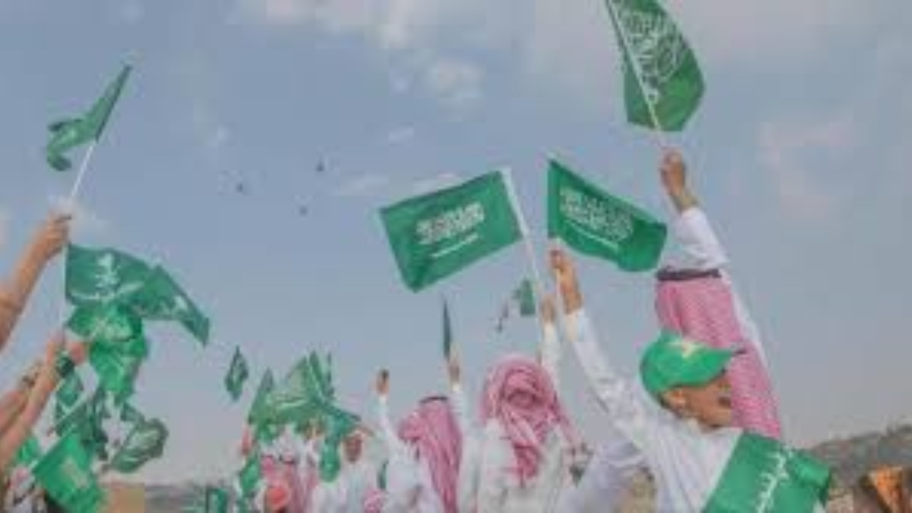 عبارات عن اليوم الوطني طويلة مكتوبة.. “دام عزك يا وطن”.. اجمل رسائل لتهنئة الأصدقاء والأهل