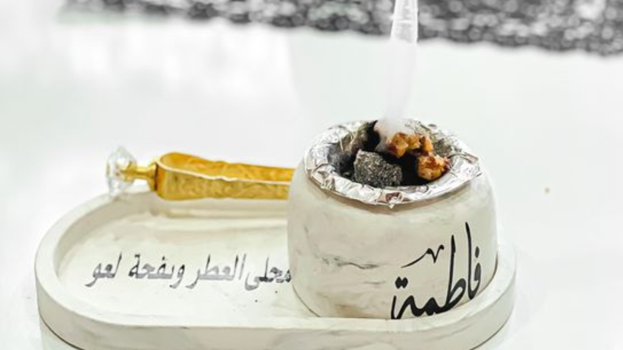 بتصميم مختلف ورائحة عطرة طوال اليوم .. صناعة المبخرة الترند بدون قوالب عطري المنزل بـ 5 مكونات بسيطة