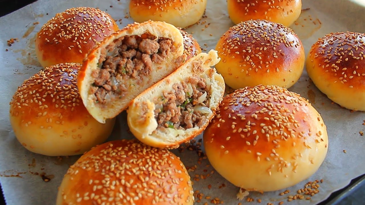 “طرية وهشة” معجنات باللحمة المفرومة للمدرسة أعمليها لأطفالك حالاً