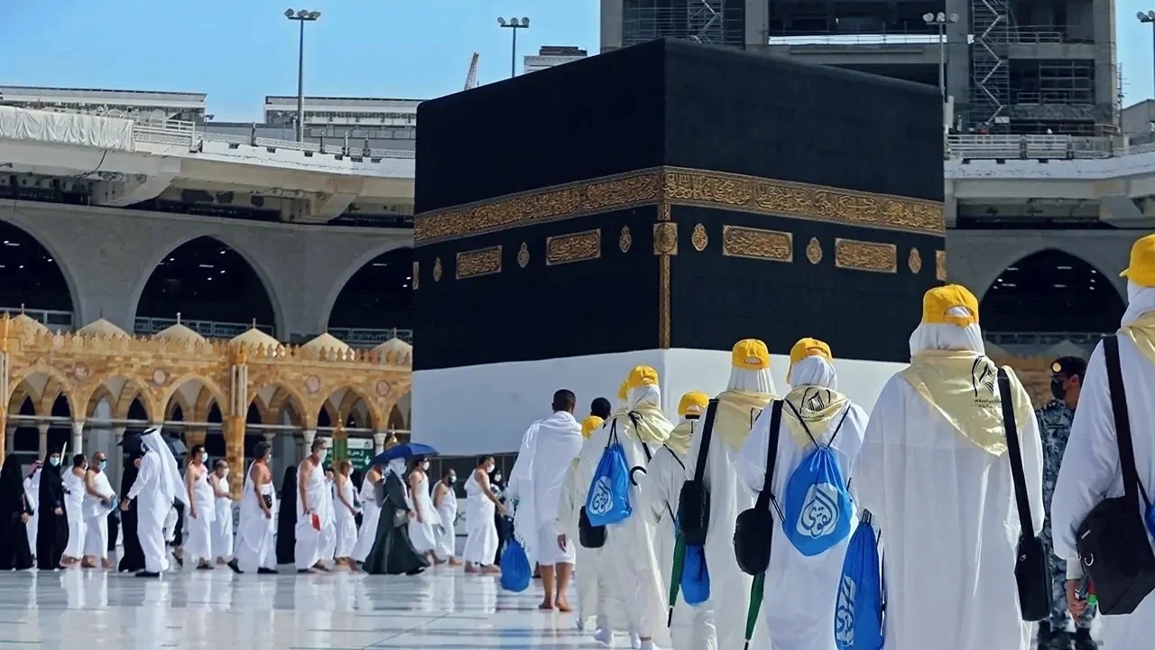 تلاشياً لأحداث الموسم الماضي.. عاجل فرمان رسمي للديوان الوطني الجزائري يحدد وكالات و9 مطارات لتنظيم موسم الحج القادم