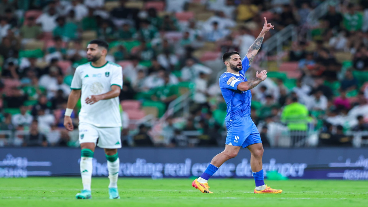 الجماهير في صدمة.. خيسوس يستبعد محترف الهلال من الكلاسيكو ضد الأهلي