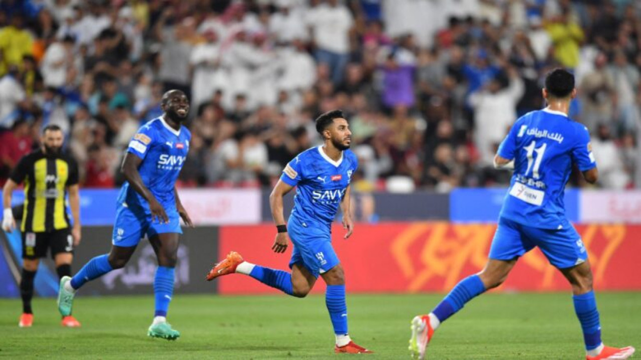 مفاجأة نارية لجماهير العالمي.. اختبارات قاسية تحدد مصير نجم الهلال من المشاركة في مباراة التعاون