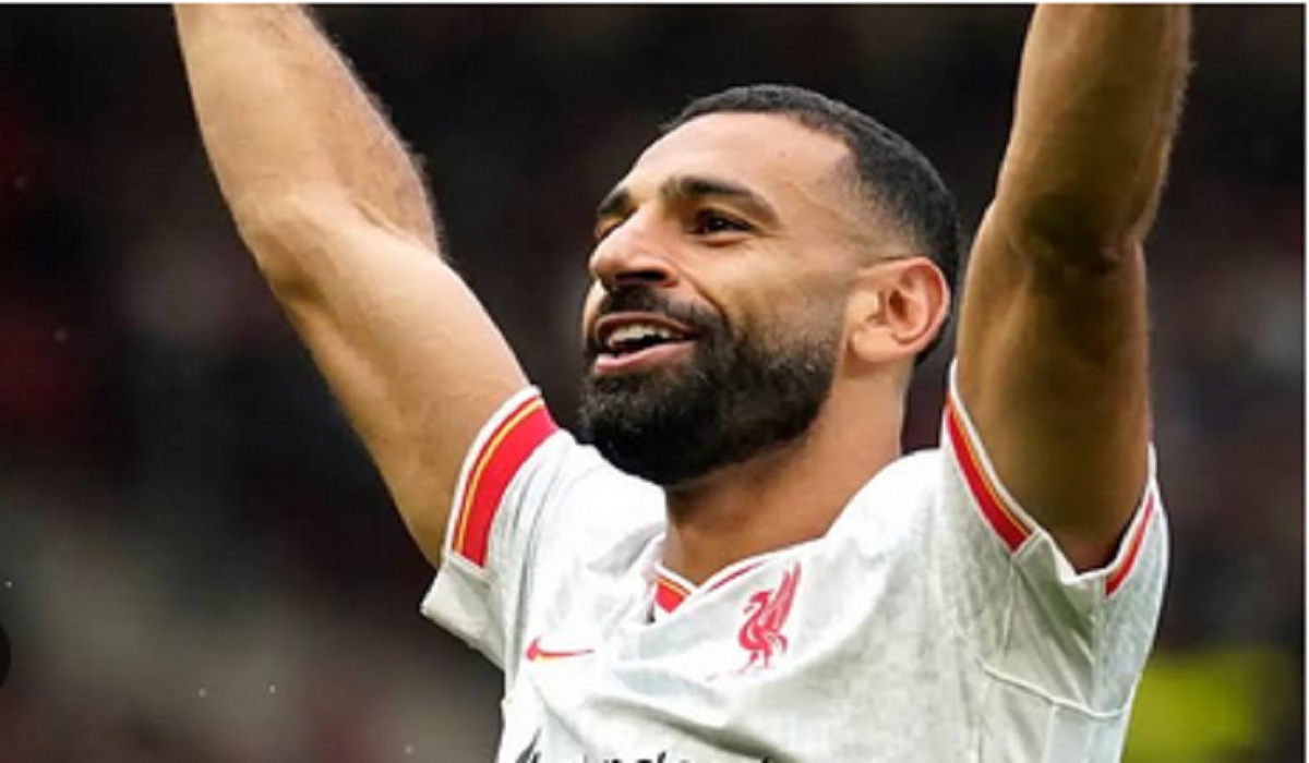 باريس سان جيرمان يُخطط لضم النجم المصري “محمد صلاح”.. تفاصيل