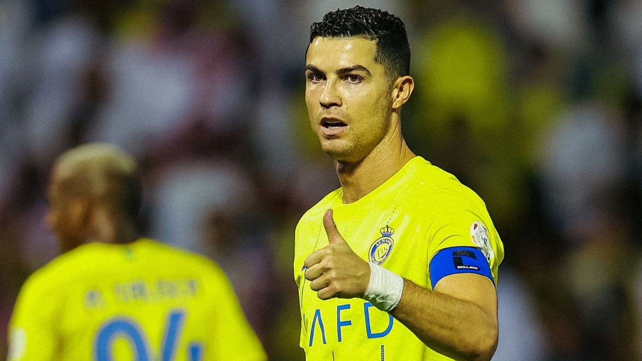 رونالدو يوجه رسالة عاجلة لجماهير النصر قبل ديربي الهلال.. ماذا يطلب؟