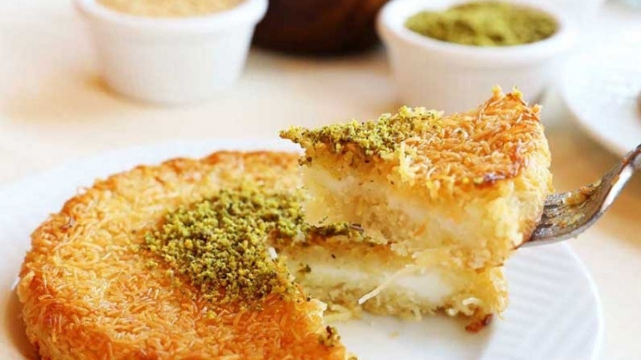 طريقة عمل الكنافة بالكاسترد أطعم وألذ حاجة حلوة ممكن تجربيها في المناسبات بمكونات غير مكلفة وعلي قد الإيد