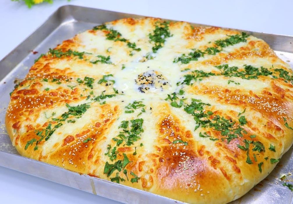 فطيرة الجبنة الرهيبة بعجينة سريعة تناسب كل المعجنات جربيها الآن لوجبة لذيذة وشهية في منزلك