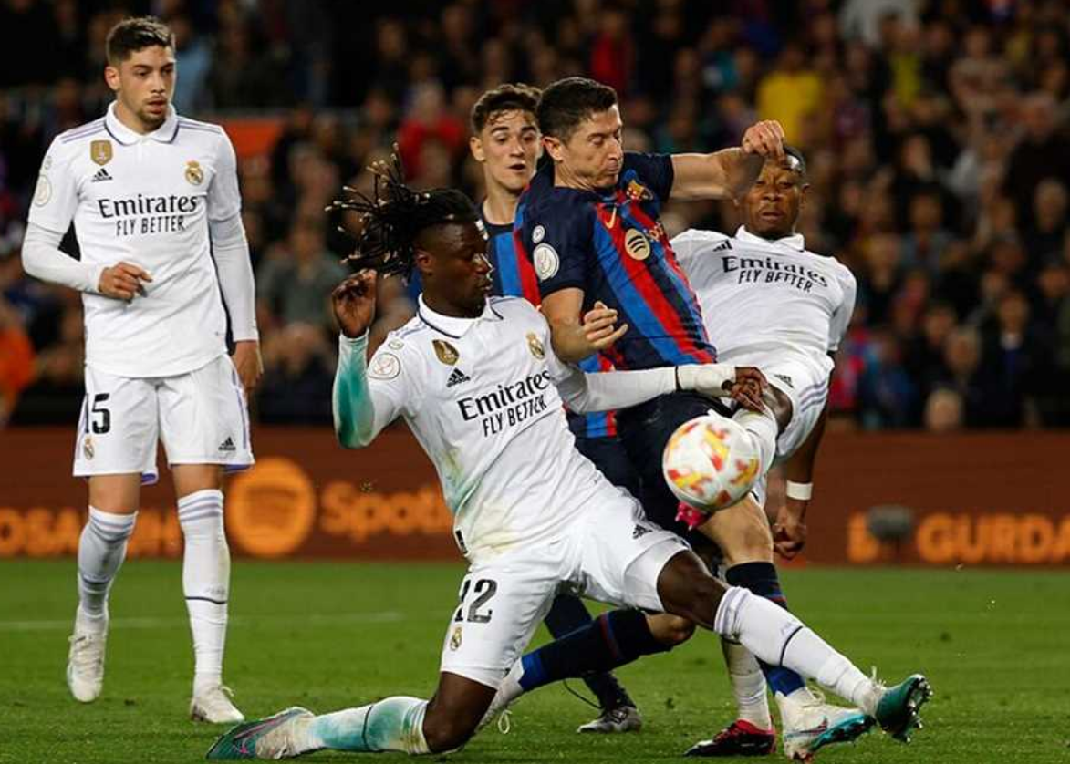بالتردد.. قنوات تنقل مباراة ريال مدريد وبرشلونة اليوم في الكلاسيكو على نايل سات لقاء اقتناص الفوز