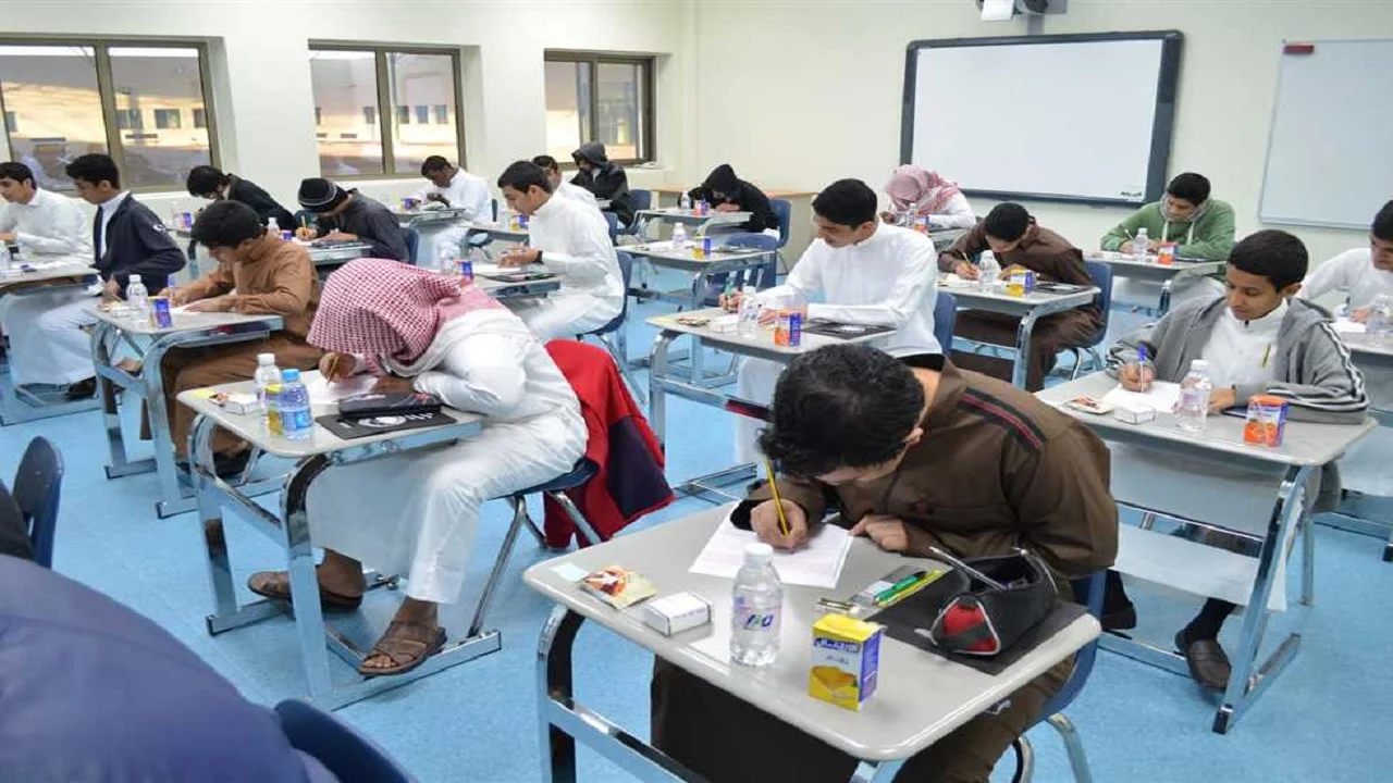 متى سيتم العمل بالتوقيت الشتوي في المدارس بالسعودية رسميًا 1446 ؟ وزارة التعليم السعودي تٌوضح