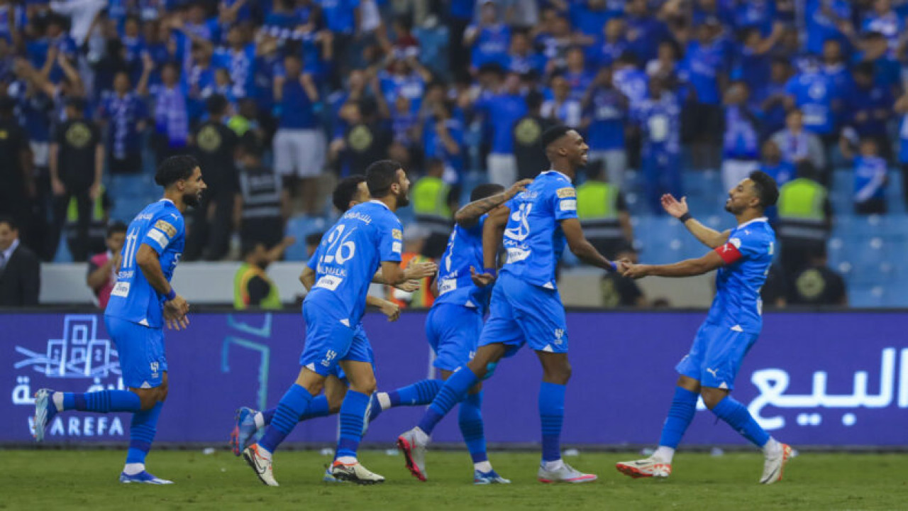 محترف الهلال يصدم مدرج الزعيم.. تطورات مفاجئة في صفوف الأزرق
