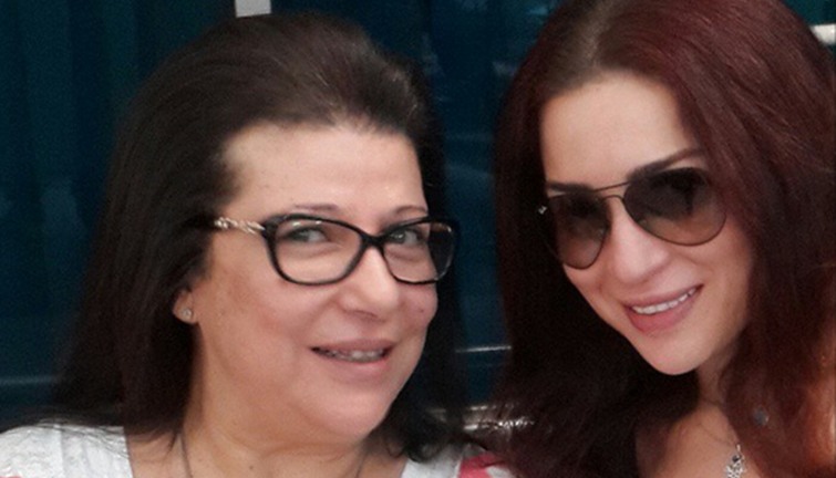 بعد صراع مع المرض.. وفاة والدة الفنانة مي عز الدين وهكذا نعاها نجوم الفن