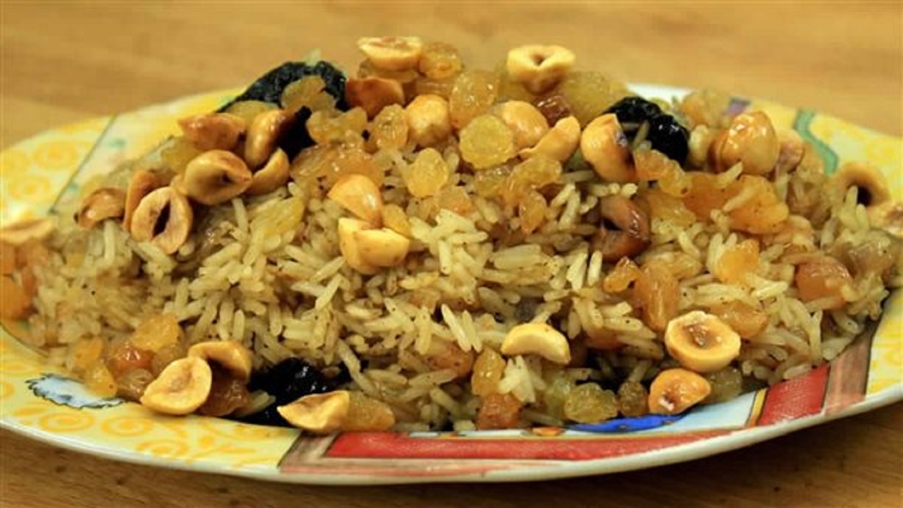 ألذ وأشهى الأطباق.. طريقة عمل الأرز بالمكسرات والفاكهة المجففة خطوة بخطوة