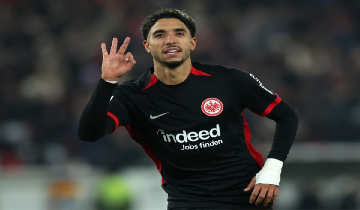 “بعد عرضي ليفربول وبرشلونة”…هل يرحل عمر مرموش عن صفوف فرانكفورت؟