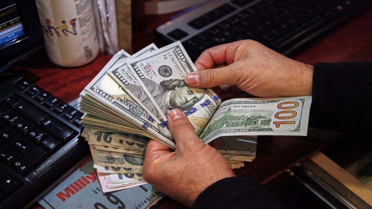 الأخضر وصل لفين بنهاية التعاملات.. سعر الدولار اليوم مقابل الجنيه المصري في البنوك