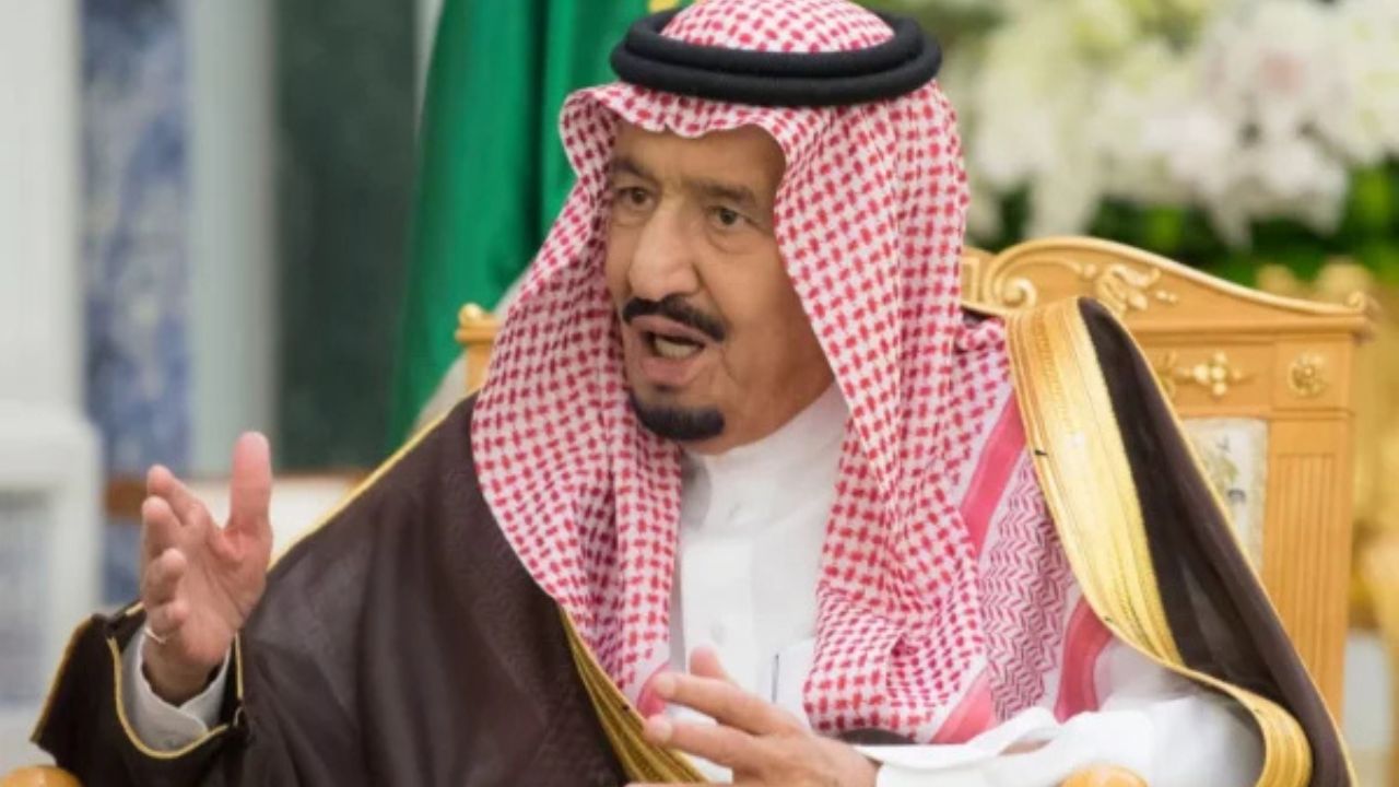 بأمر ملكي زيادة رواتب الموظفين في السعودية 30% للقطاع الحكومي والخاص يصرف مع بداية يوم الاربعاء .. وزارة المالية توضح التفاصيل