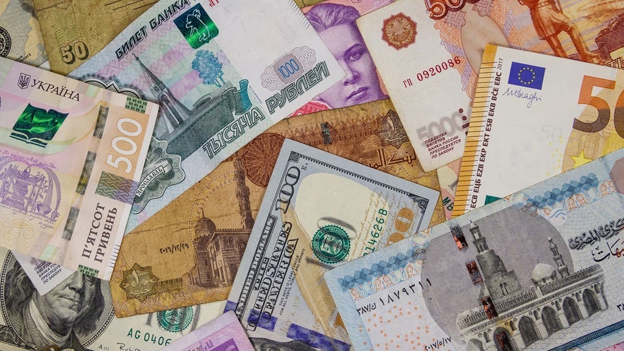 “الأخضر يرتفع”.. سعر الدولار مقابل الجنيه المصري وأسعار العملات الأجنبية والعربية اليوم الأحد 17-11-2024
