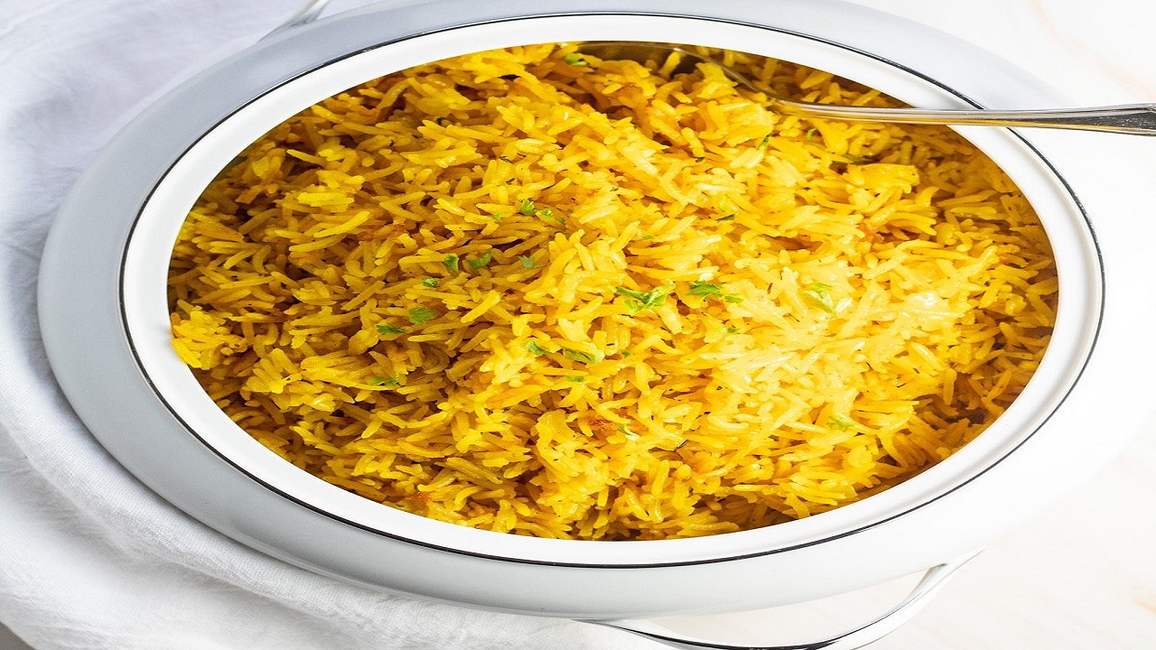 “بكل تكاته وبهاراته” طريقة عمل الأرز الأصفر المبهر في البيت مثل المطاعم