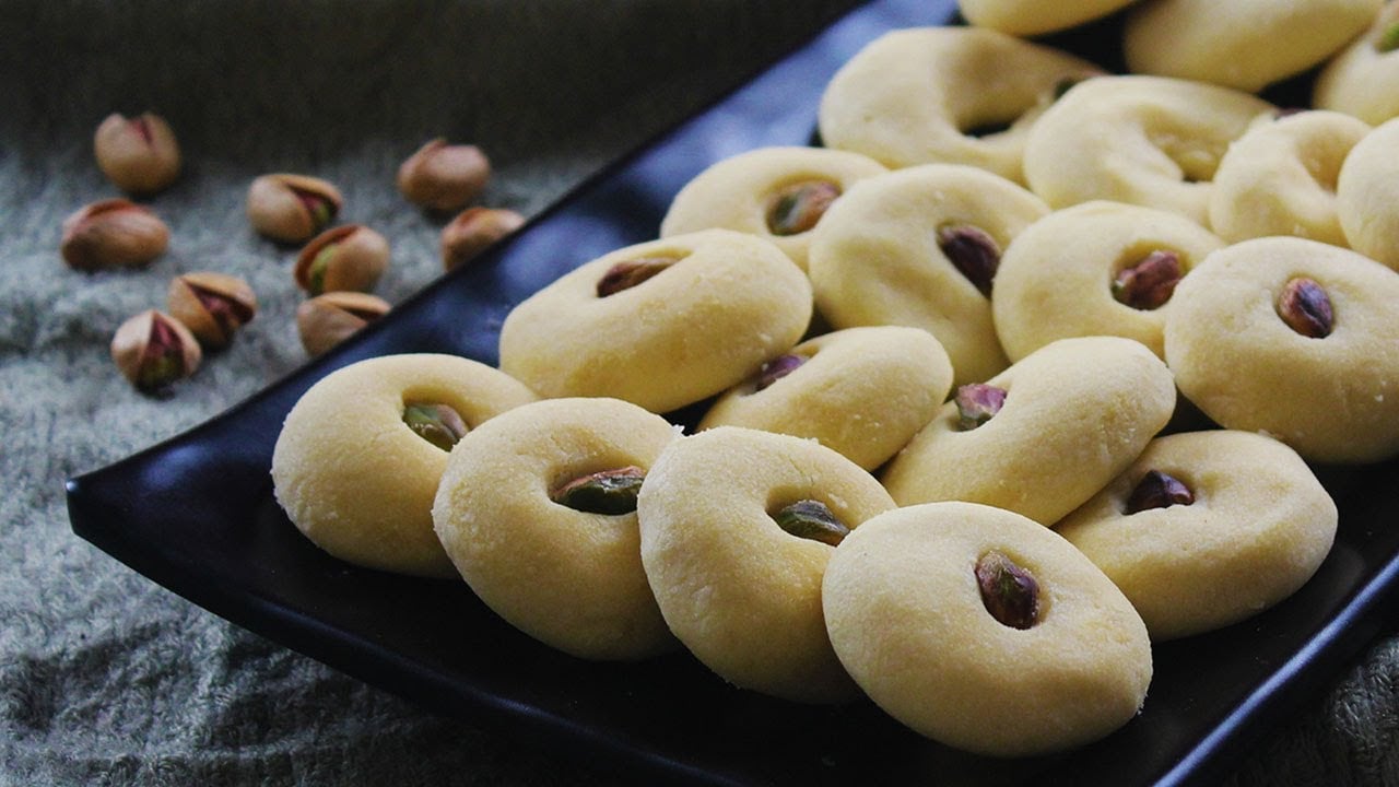  ناعمة ودايبة وطعمها احلى من الجاهز .. طريقة عمل الغريبة فى المنزل ولا اسهل من كدا