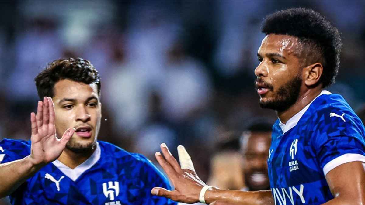 بعد تعادل السد.. ياسر القحطاني يكشف عن لفتة طيبة فعلها “علي البليهي” بعد تسجيله هدف الهلال