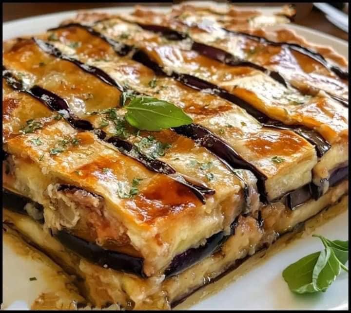 طريقة عمل صينية باذنجان بالبشاميل وصفة سهلة وسريعة
