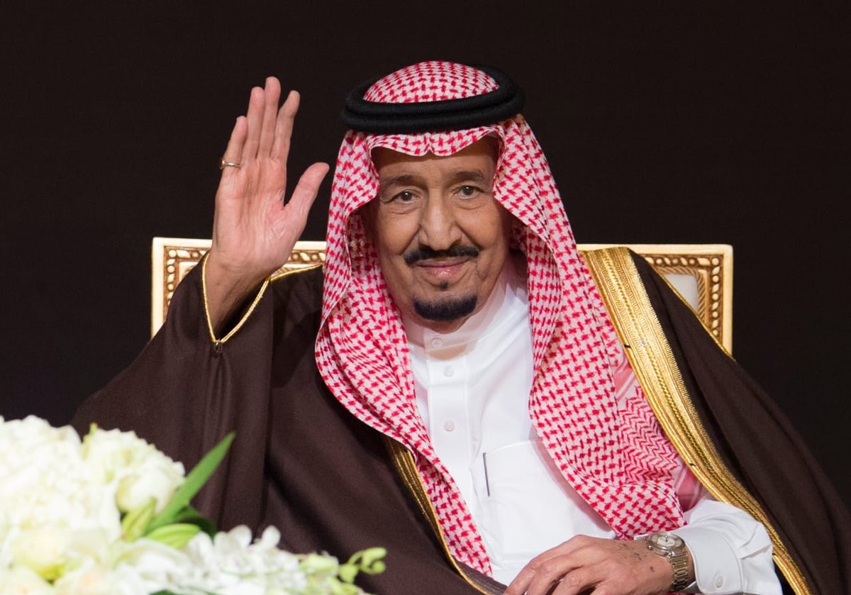 أمر ملكي بصرف راتب الموظفين كامل وزيادة 1000 ريال بدل غلاء المعيشة تودع في الحسابات البنكية للقطاعين … وزارة المالية توضح