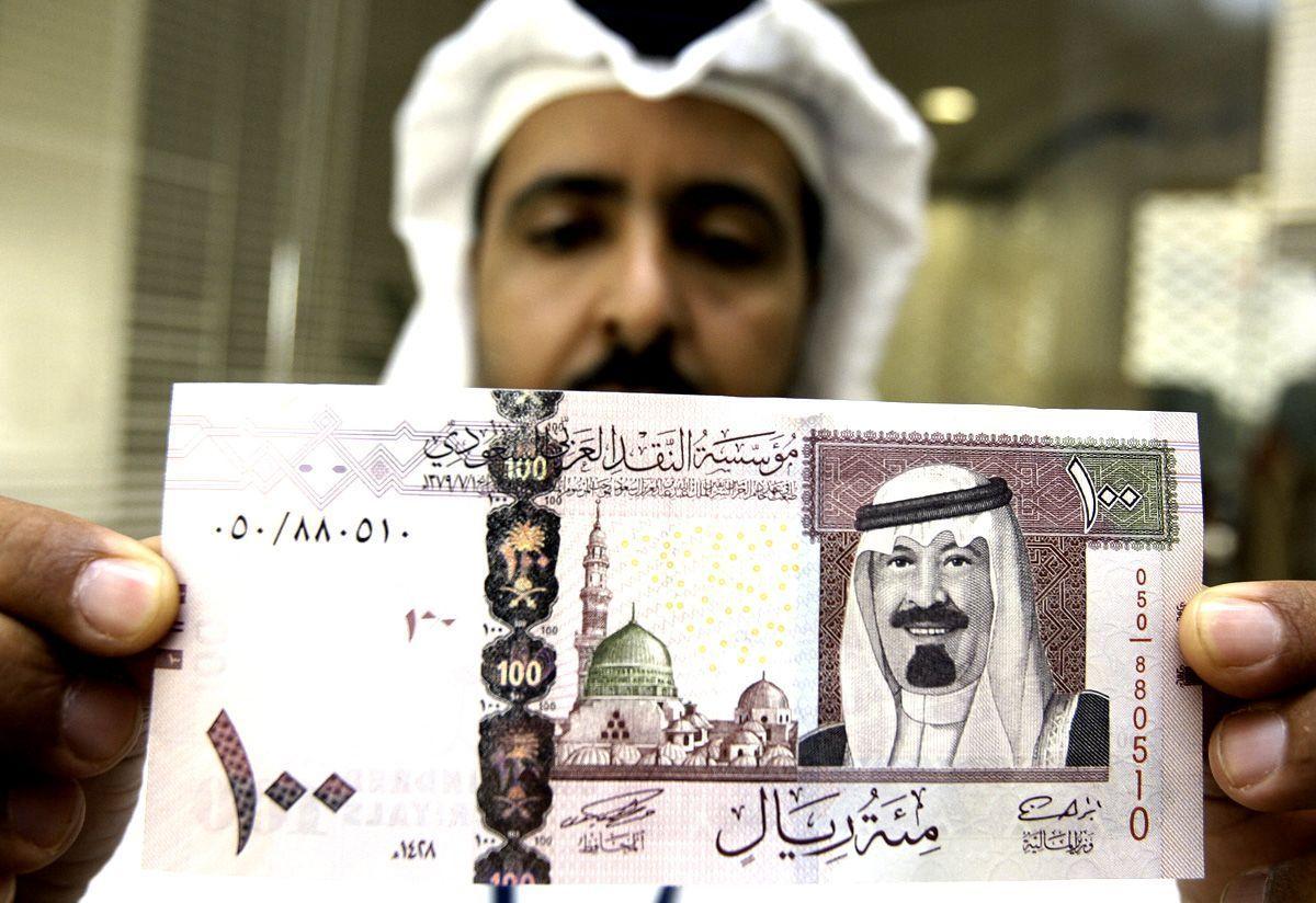 سعر الريال السعودي ينخفض في أخر التعاملات في البنوك أمام الجنيه المصري