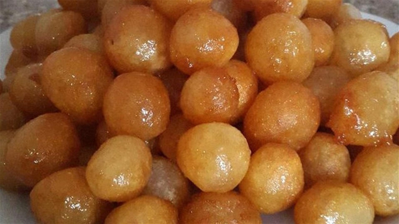 مقلية ولذيذة.. وصفة حلوى العوامات الشهية